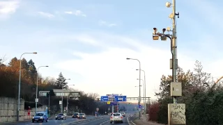 Vyfotí je, i když jedou předpisově. Některé rychlostní kamery útočí i na slušné řidiče