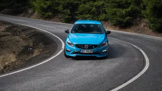 Švédský sporťák Volvo S60 Polestar 16