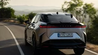 Lexus RZ