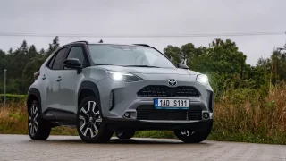 Úsporná, cenově dostupná a praktická. To jsou nejlevnější full-hybridní SUV v Česku. Která to jsou?