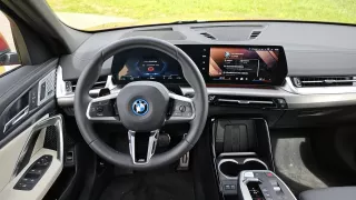 BMW iX2 xDrive30e