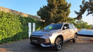 Nové MG HS si vizuálně velmi polepšilo. Českému zákazníkovi nabídne i zajímavou cenovku