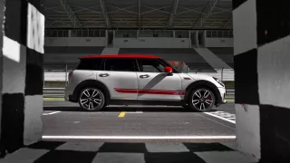 MINI John Cooper Works Clubman 8