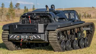 Tank pro volné chvíle Ripsaw EV3-F4.