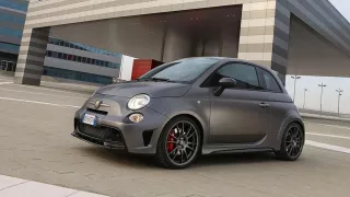 Abarth 695 Biposto - Obrázek 19