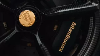 Koenigsegg Jesko potažený 24karátovým zlatem