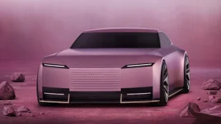 Růžový Jaguar vyvolal příliš velký posměch. Autor dostal padáka, značka zase nejistou budoucnost