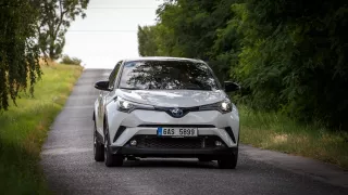 Toyota C-HR Hybrid 3 36