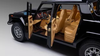 Nádherná obluda. Lamborghini LM002 s dvanáctiválce