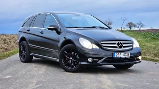 Obr za 150 tisíc. Tolik místa jako ojetý Mercedes R vám žádné jiné auto za tu cenu nedá