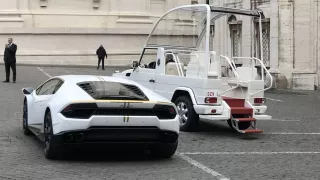 lambo pro papeže