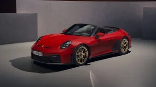 Manuál, atmosférický šestiválec a otevřené nebe nad hlavou. Porsche ukázalo model 911 GT3 S/C