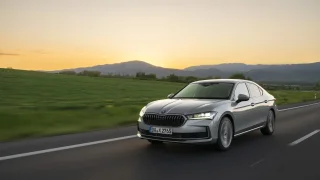 Komentář: Už 20 let jsou Češi průkopníci bezpečnosti. Hrozba pokuty až 5000 Kč mění obraz silnic