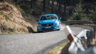 Švédský blesk. Volvo S60 Polestar