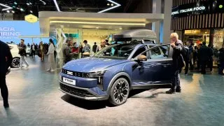 Dacia Striker se v Paříži ukázala světu a odhalila české ceny. Ta základní začíná i s LPG číslicí 4