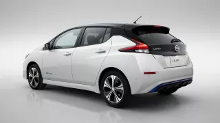 Nový Nissan Leaf je tu. Vypadá dobře a ujede 380 k