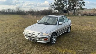 V Česku se prodává devadesátková raketa. Ojetý Ford Escort si namaže na chleba i novou Octavii