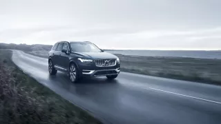 Volvo XC90 je reprezentantem elegantní jemnosti. Ale umí za to i pořádně vzít