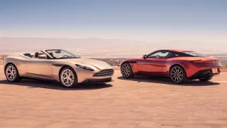 Nádherný roadster Aston Martin DB11 Volante. 22