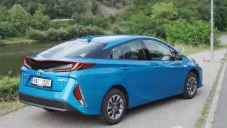 TOYOTA PRIUS PHEV 3