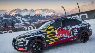 Audi e-tron na sjezdovce Streif 9