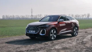 Audi SQ5 Sportback je rychlým přepravníkem na dlouhé vzdálenosti. Nelekne se ale ani řezání zatáček