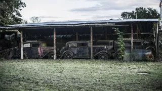 Nález aut na francouzské farmě - Obrázek 15