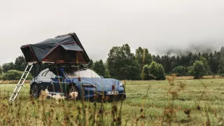 S Porsche pod stan