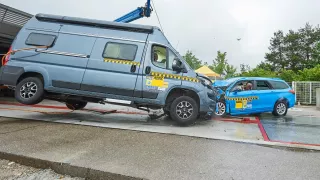 obytný vůz crash test