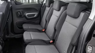 Toyota PROACE CITY 2019 interiér 17