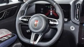Hongqi HS3