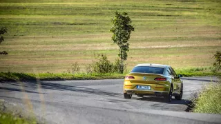 Volkswagen Arteon R-Line 2.0 TSI jízda 10