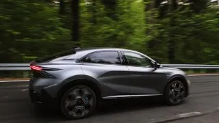 Alpine A390