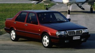 Retro: Lancia Thema 8.32 byla Roccem Siffredim mezi důstojnými sedany. Servisovat ji je za trest