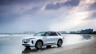 Hongqi E-HS9