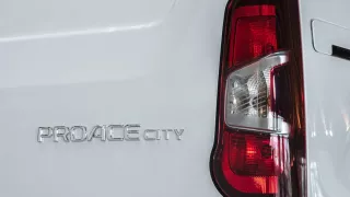 Toyota PROACE CITY 2019 interiér 2