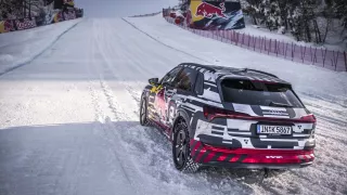 Audi e-tron na sjezdovce Streif 2