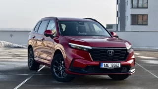 Honda CR-V v dlouhodobém testu překvapila. V interiéru je větší než nová Škoda Kodiaq
