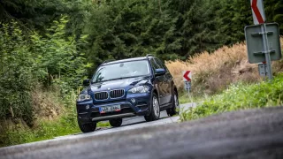 BMW X5 xDrive30d jízda 8