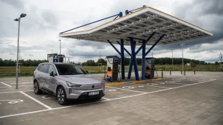 Vyrážíme elektromobilem do Švédska. Čeká nás 2500 km, ostrovy, trajekty zdarma i Göteborg