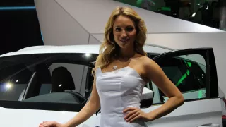 Hostesky autosalon Paříž