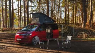 Nový Volkswagen California je vychytaný obytňák. I tak jsme ale u něj našli pár much