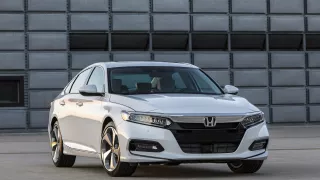 Honda Accord 10th Gen 2