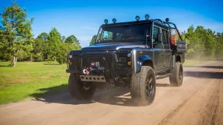 Defender s osmiválcem dostal jméno Viper - Obrázek