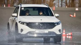 Celoroční pneumatika Nokian Seasonproof 2