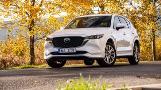 Mazda brzdí s elektřinou, věří spalovákům. Chystá nové velké motory včetně šestiválce