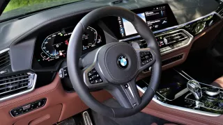 BMW X5 M50i