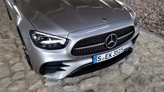 Tohle Česko ještě nevidělo. Luxusní auto má stočený tachometr o 650 tisíc km. Pochází ze Slovenska