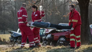 Po zhlédnutí dokumentu 13 minut je těžké vrátit se za volant. Bezpečnější silnice ale nepřinese