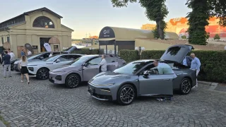 Xpeng přivezl auto velikosti Tesly Model S, ale za poloviční cenu. Nový P7+ startuje nad milionem